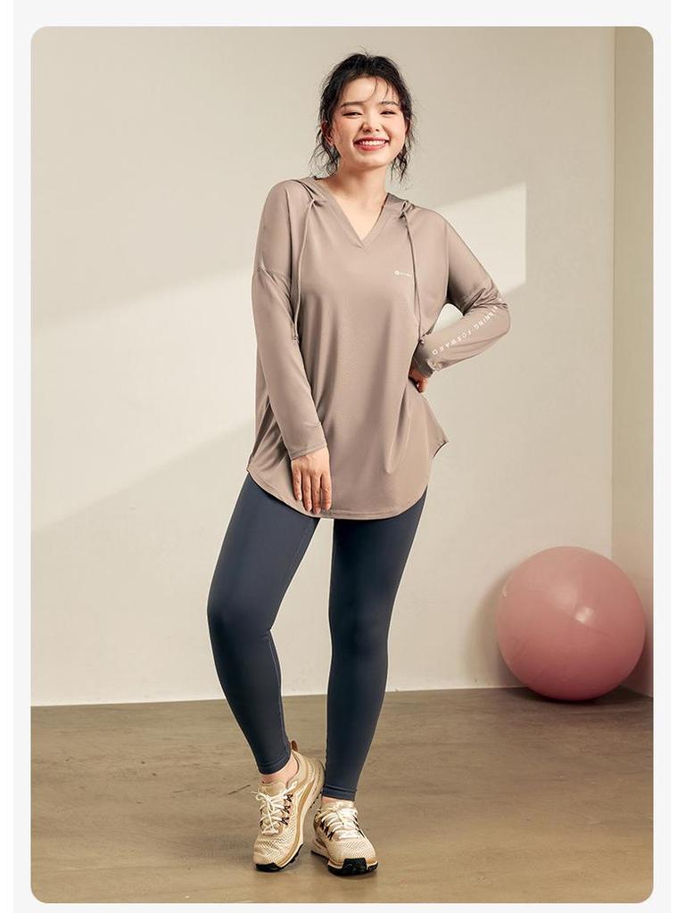 Women's Plus Size Hooded Yoga Top - Flattering, Breathable, Quick-Dry Long Sleeve for Fitness
