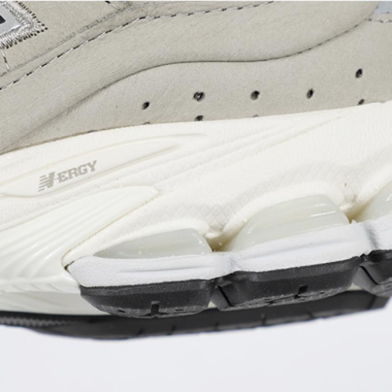 New Balance 2002r Warm Alpaca