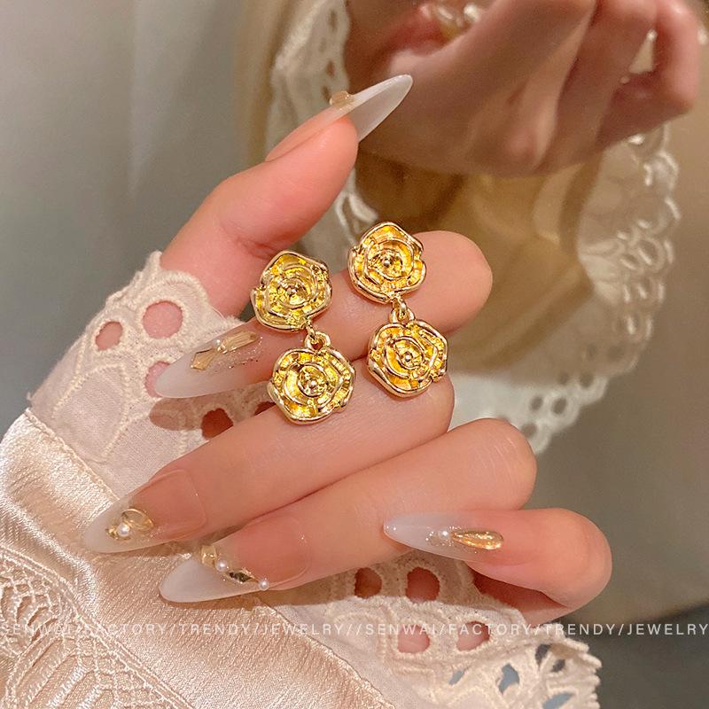 Retro French gold rose earrings female Internet celebrity stud earrings temperament new earrings