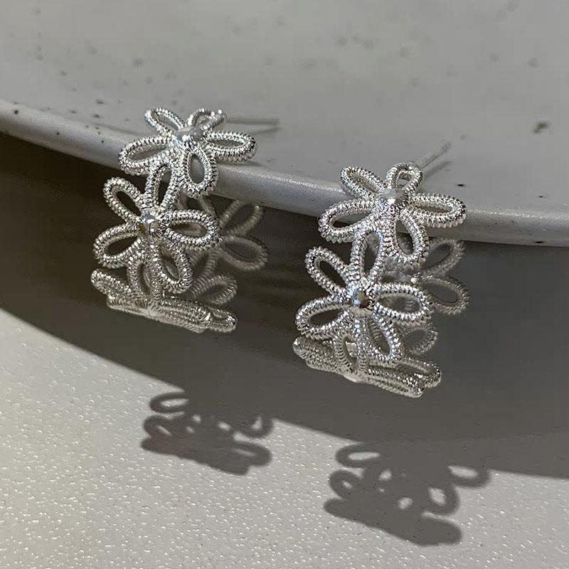 925 Sterling Silver Vintage Earrings For Women Trendy Simple Flower Hollow Earring Jewelry Prevent Allergy Party Accessories