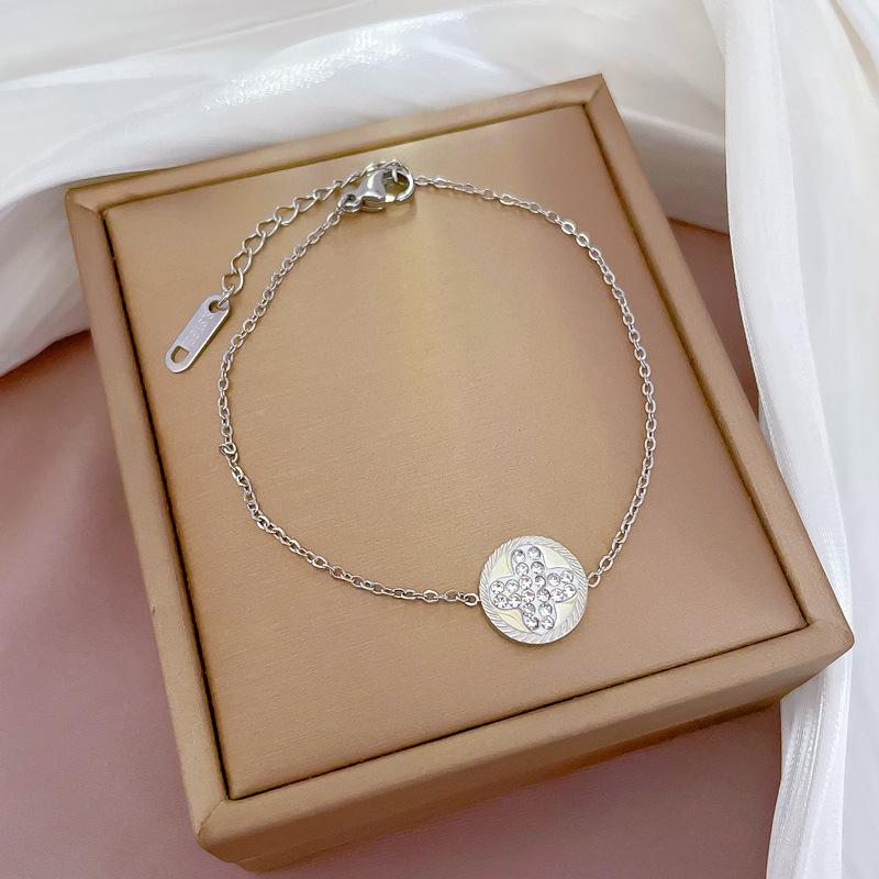 Lucky Grass Full Diamond Set Personalized Minimalist Furnace Real Gold Necklace Female Collarbone Chain