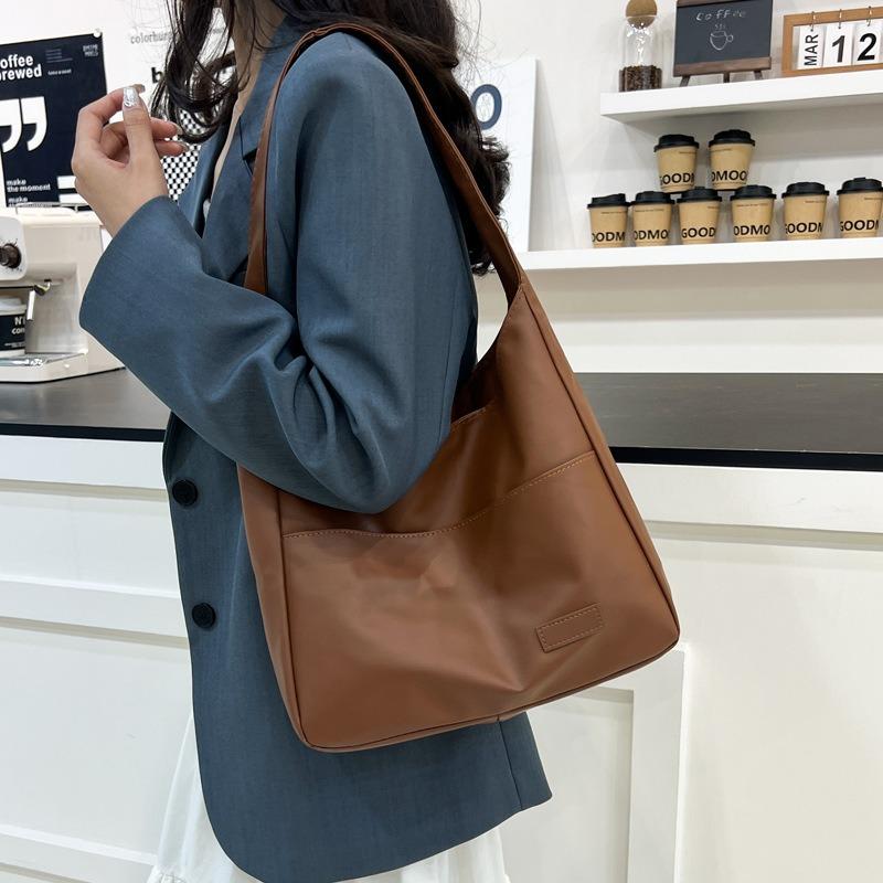 Large-capacity Retro Women's Shoulder Bag, New Hand-held Tote Bag, College Students Commute To Class, Simple and Casual