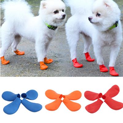 4 Stück Haustier Hund Gummi Wasserdicht Schuhüberzug Haustier Socken Fußschutz Rutschfest Outdoor Welpen Regenschuhe Haustier Pfotenschutz