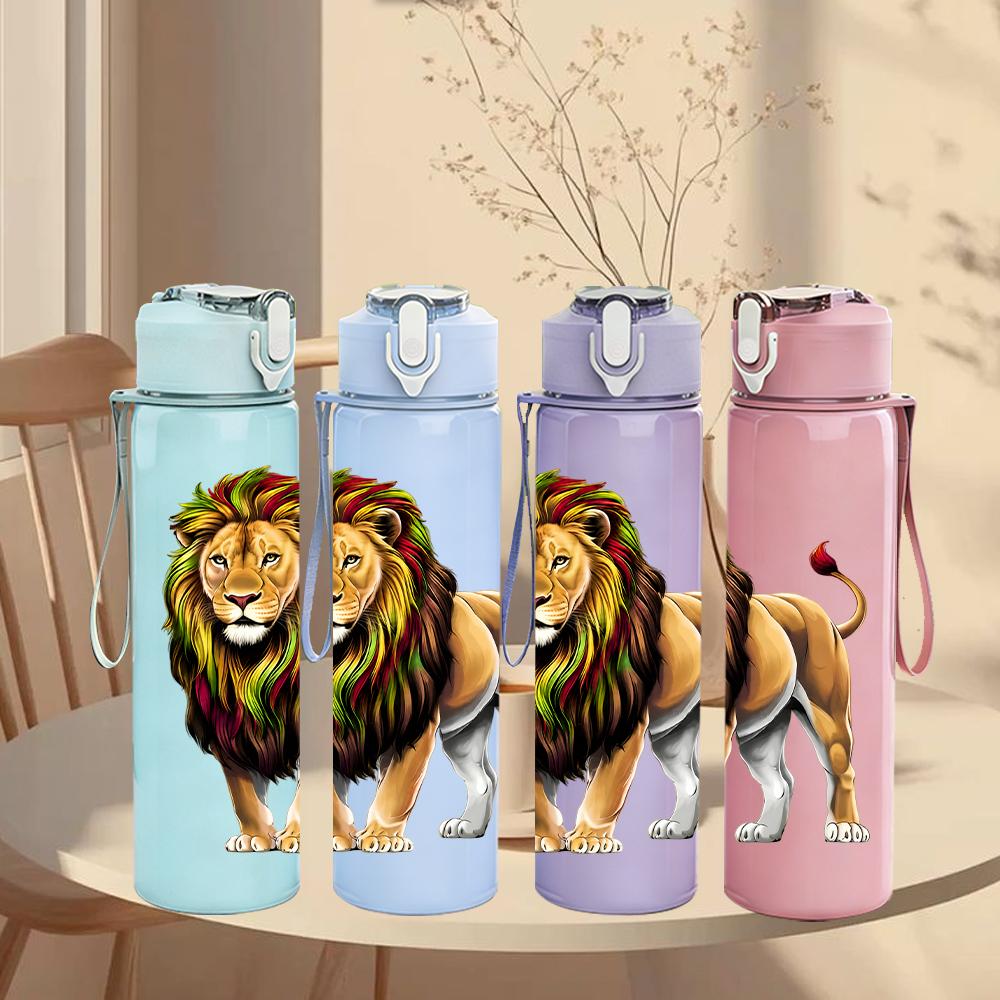 1PZ Busto di Leone Selvatico in Piedi Figura 750ml Bottiglia d'Acqua in Plastica Colorata Tappo Flip-Straw Anti-Perdita Per Sport Ufficio Uso Domestico