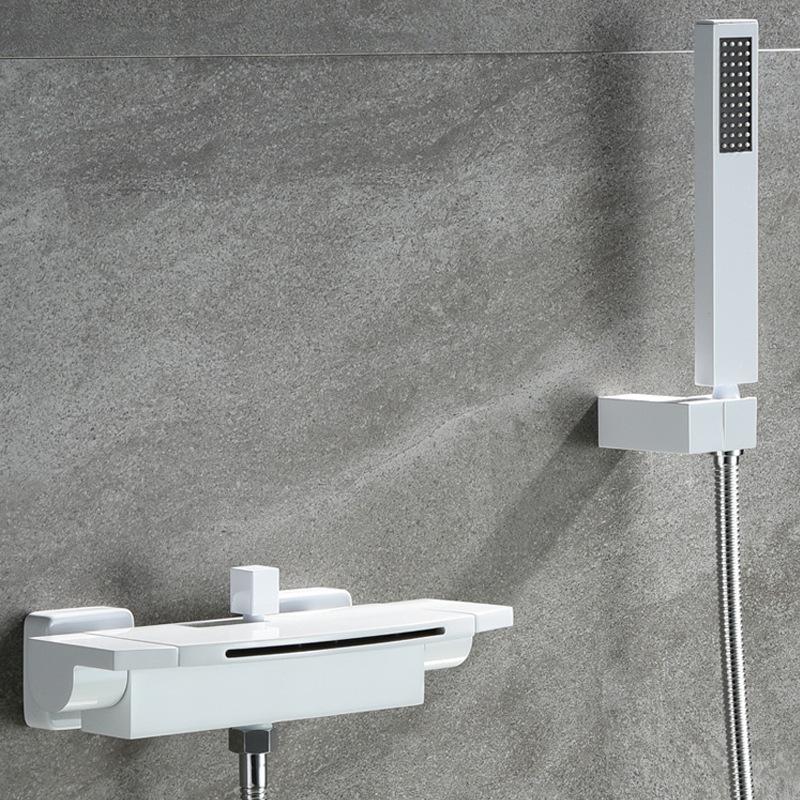 Wandmontierter Luxus-Wasserfall-Badewannen-Duscharmatur