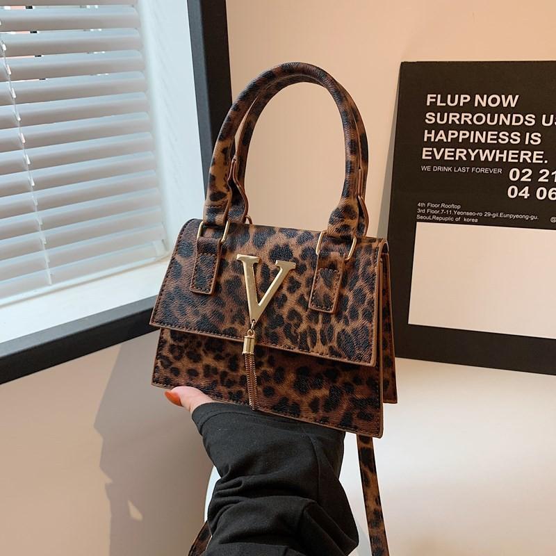 Chic And Minimalist Leopard Print Small Crossbody Bag For Casual Street Style Lovers