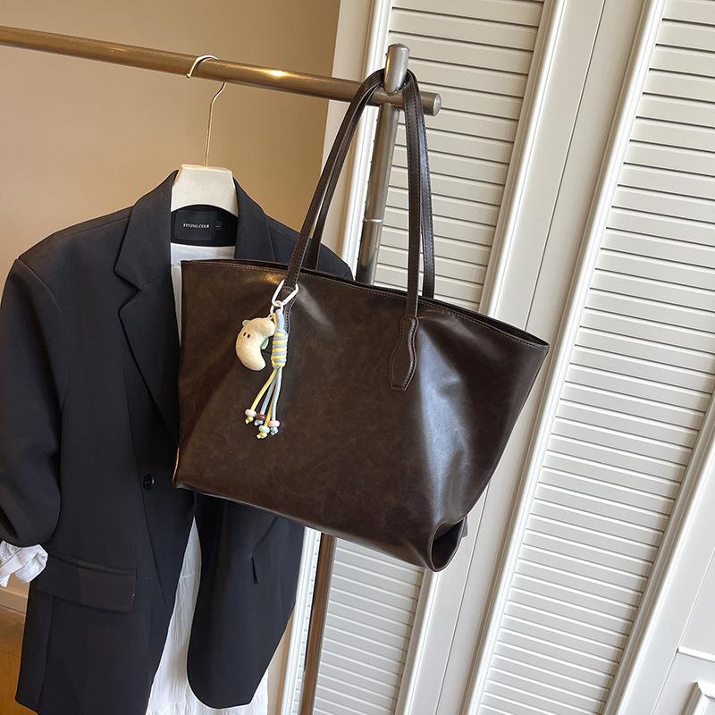 

2025 осень новая наплечная сумка повседневная большая вместимость сумка-тоут корейская ручная подмышечная сумка для通勤 No pendant