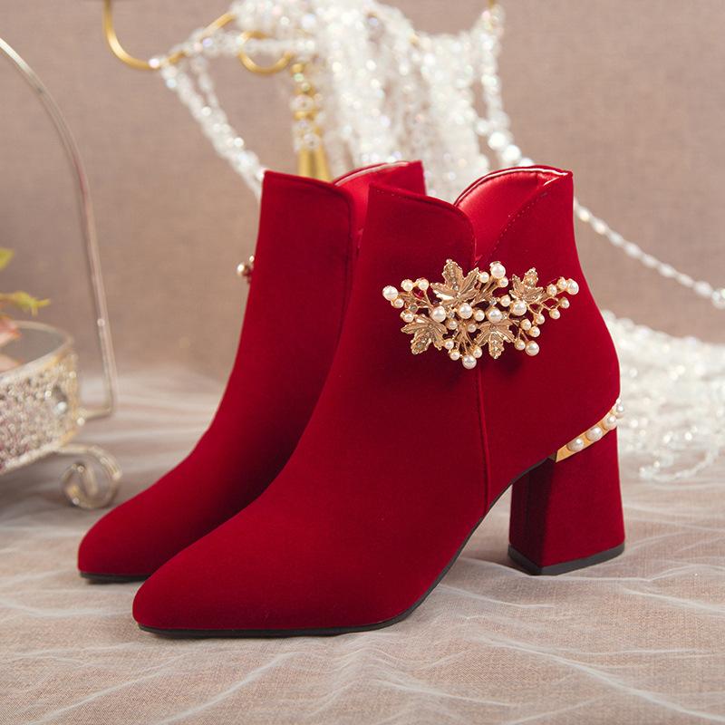 Internet-Berühmtheit Herbst- und Winter-Brautstiefel 2025 neue burgunderrote festliche Hochzeitsstiefel Strass-Fransen dicker Absatz keine müden Füße Modestiefel