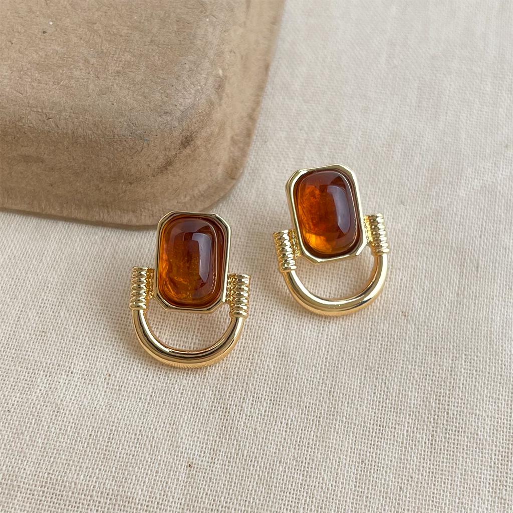 Retro Maillard Gradient Geometric Enamel Stud Earrings: Fashionable, Luxurious, High-End Women's Style