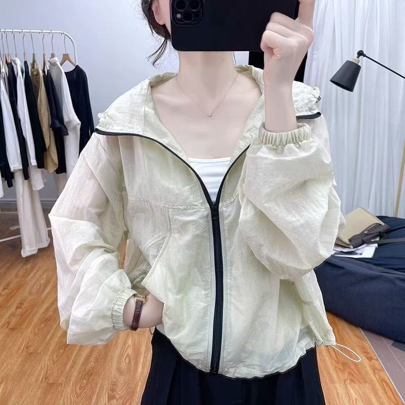 Women's Short Lightweight Loose-Fit Summer Sun Protection Jacket Design Versatile Hooded Outerwear for Small Figures