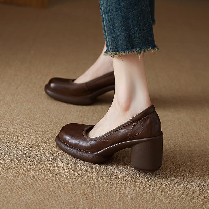 Female retro style spring and autumn new soft leather round head light waterproof 2025 fashion heel thick platform platform platform platform sing