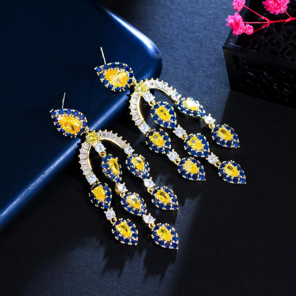 Fortgeschrittener Sinn Schwerindustrie Hochwertige Zirkon Wassertropfen Ohrringe, Stifte, Kaltwind Design Ohrringe