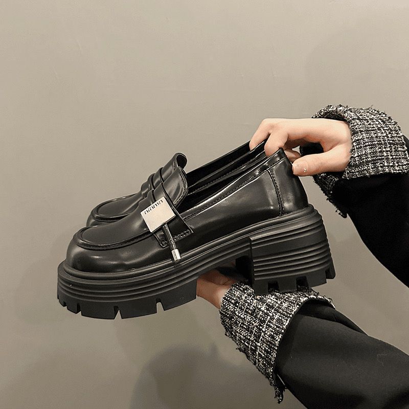 

Fashion platform British style small leather shoes 2025 new spring and autumn one-pedal single shoes versatile loafers Mary Jane shoes 35 чёрный