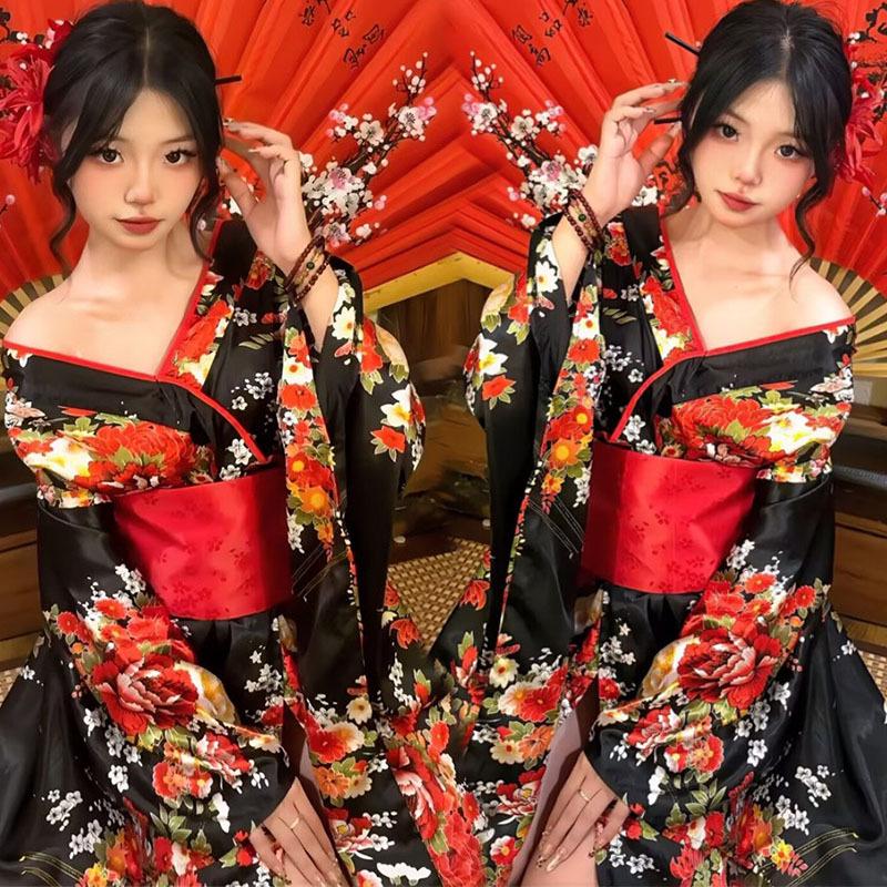 Dámské japonské kimono a yukata šaty pro formální fotografování