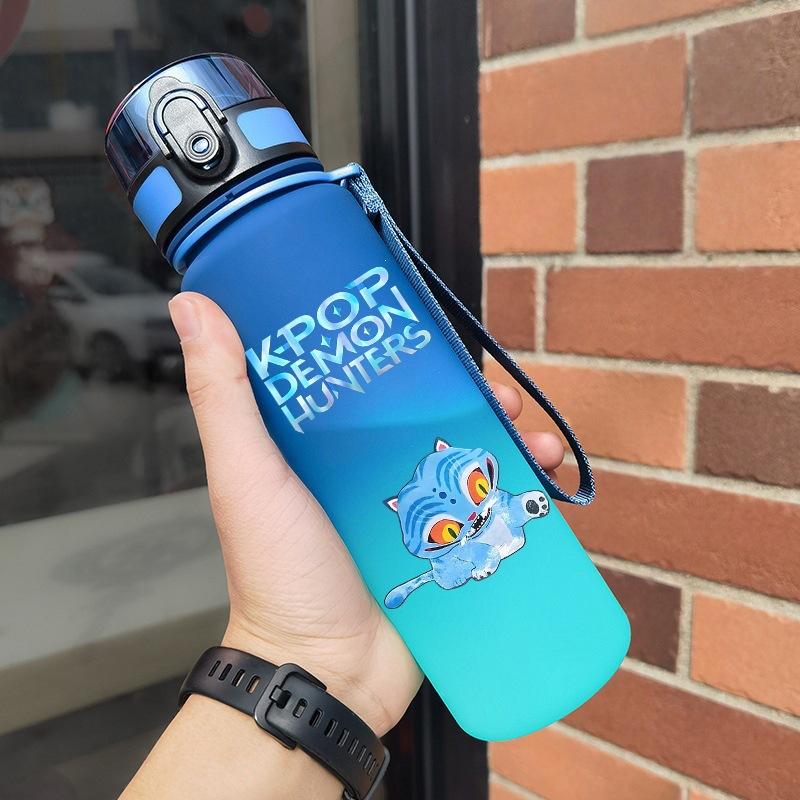 Cartoon Christmas K-Pop Demon Hunters Printed 550Ml Water Bottle Large Capacity Drinking Cup Portable Outdoor Sports Water Cup Children Kid Gift
