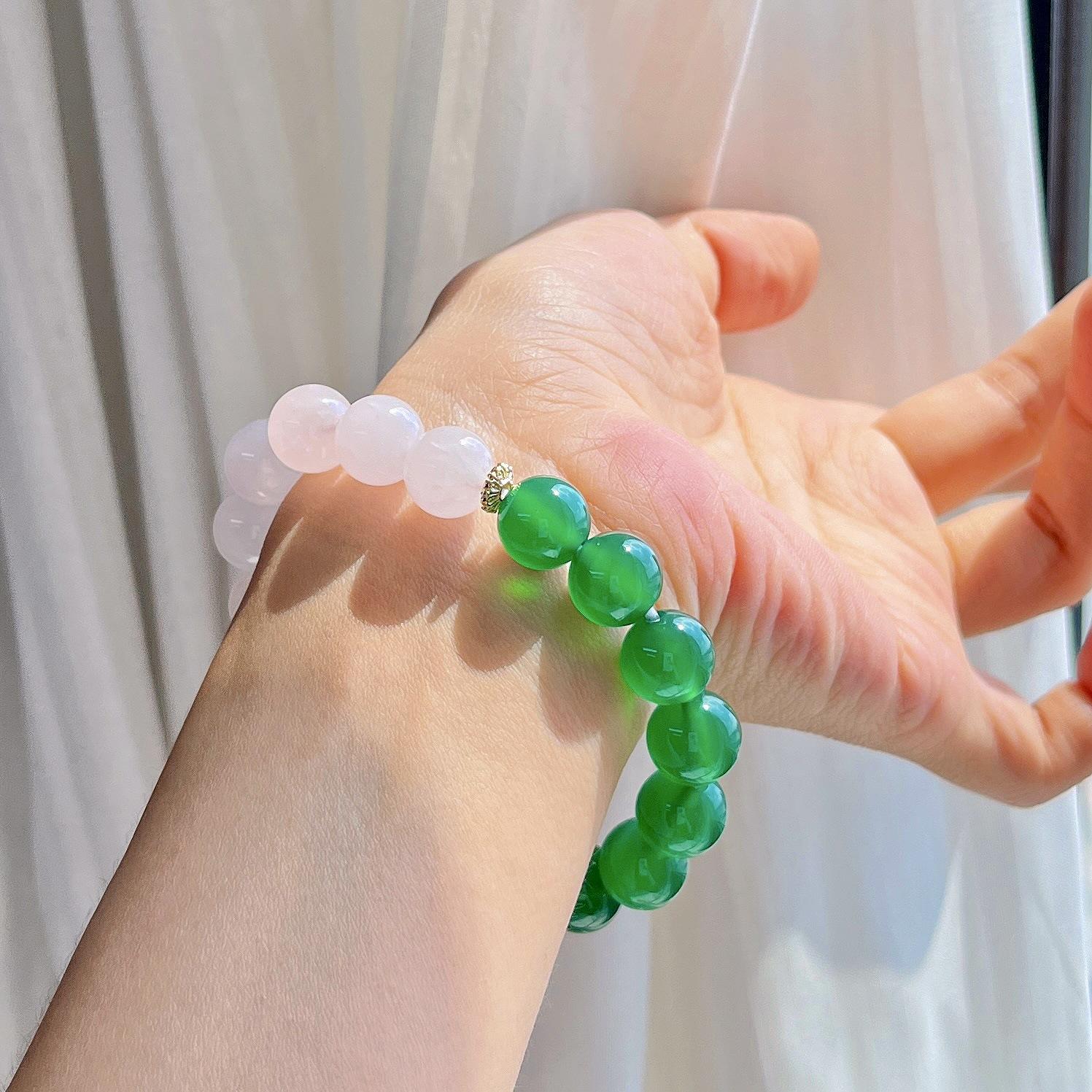 10Mm Powder Crystal Chalcedony Contrasting Color Design Bracelet