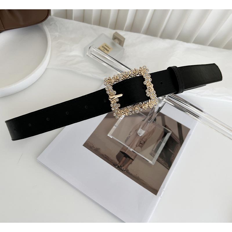 

Stylish Alloy New Buckle Womens Belt Perfect For Dresses And Coats With Rhinestone Detailing In Black And Camel Color чёрный