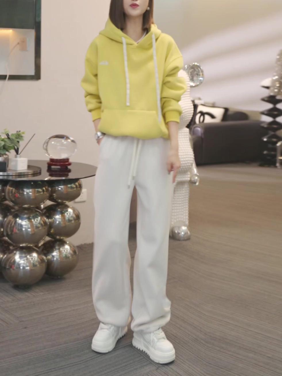 

Korean Custard Yellow Hooded Sweatshirt & Wide-Leg Pants Set for Women (Spring 2026) Medium