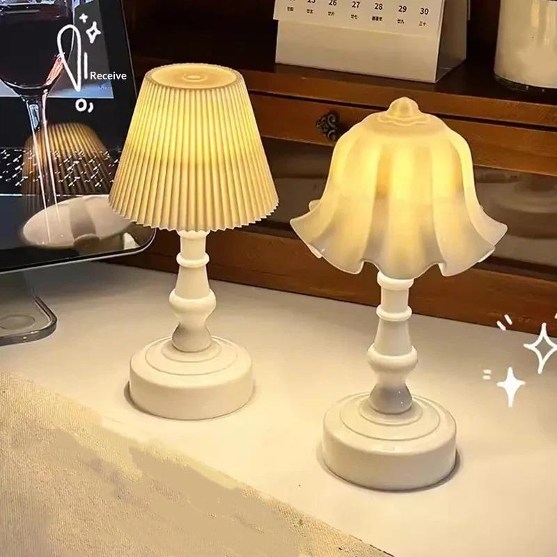 1Pcs Mini Dollhouse Retro Flower Lamp Creative Lily Of The Valley Lotus LED Night Light for DIY Fairy Garden Ornaments