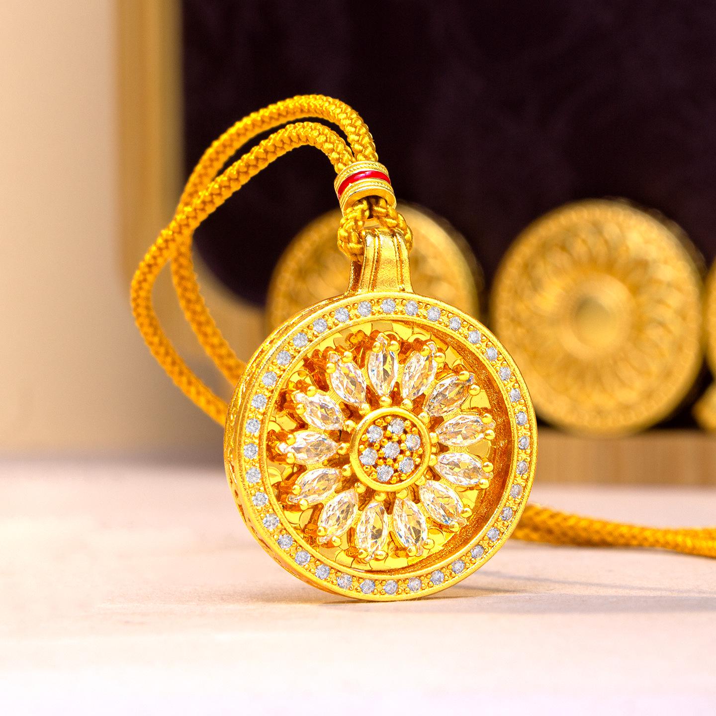 Gold Shop Sparkling Daisy Pendant: Sand Gold, Rotatable, with Braided Rope—High-End and Stylish for Women.