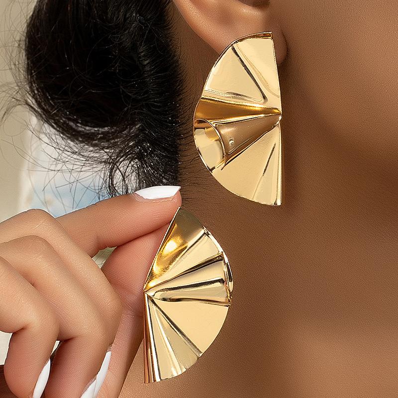 European and American Jewelry Retro Exaggerated Design Sense Wave Fan Earrings Temperament Symmetrical Leaf Women's Earrings Spot