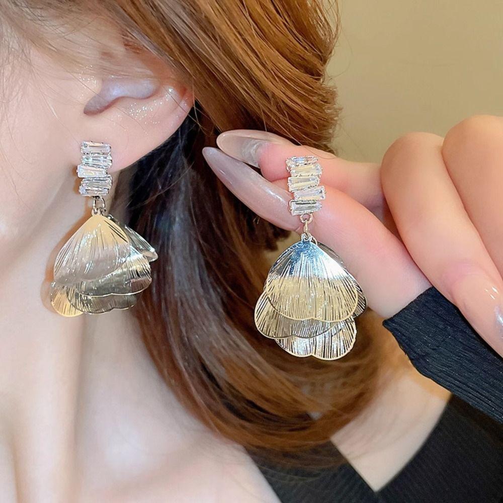 Crystal Vintage Metal Earrings Heart Exaggerated Earrings Creative Leaf Tassel Earrings Girls Gift