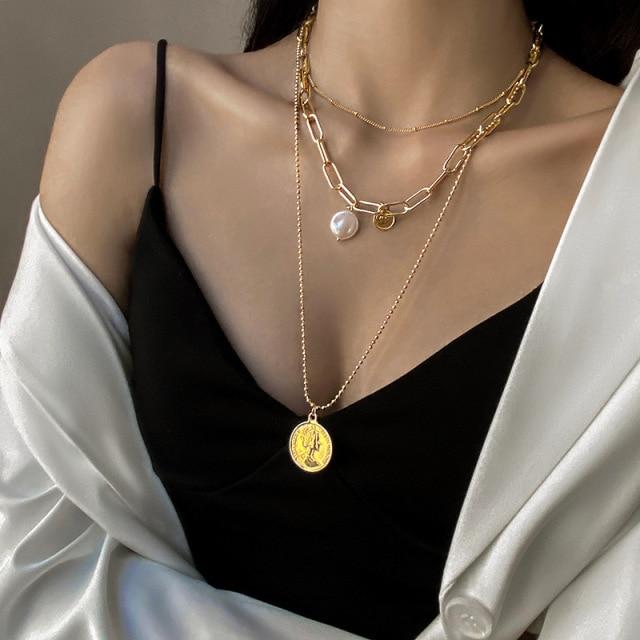 Modish Fashionable Butterfly Crystal Stone Pearl Pendant Necklaces Bold Statement Clavicle Pearl Chain Layered Necklaces Trend Butterfly Collar