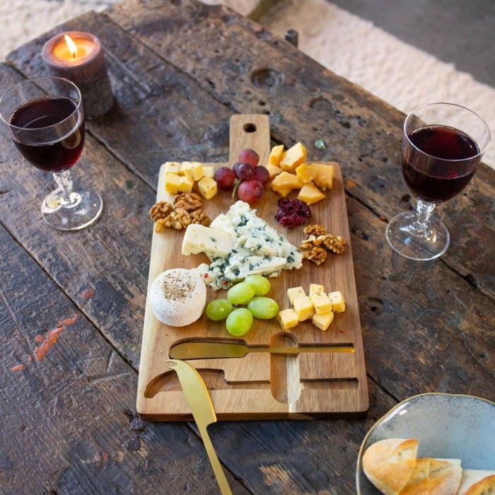 Plateau à fromage - LIVOO - MEC138 - Bois d'acacia FSC - 38 x 20 cm - 2 couteaux aimentés