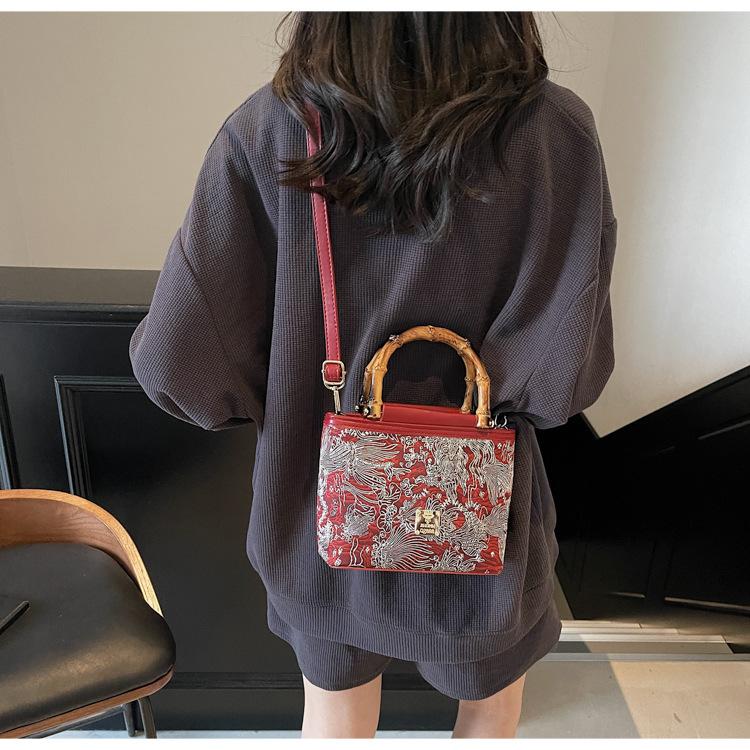 Chinese Vegetable Basket Bag New Light Luxury Niche High-end Sense Portable Bucket Bag Commuter Messenger Bag