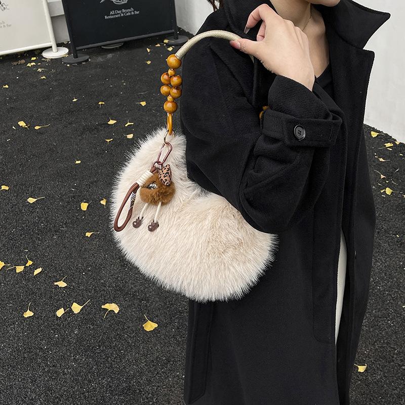 Niche design foreign style personalized shoulder bag fashion trend new bag 2025 autumn and winter women's armpit bag