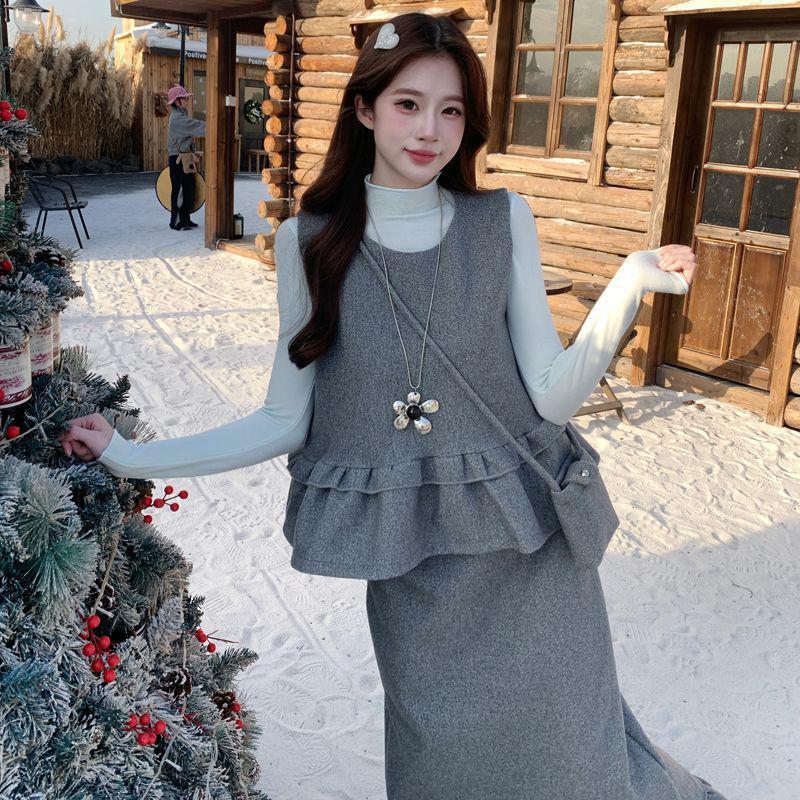Elegant Retro Polka Dot Three-Piece Set: Vest, Base Layer, Slimming Skirt - Korean Style Autumn/Winter Fashion
