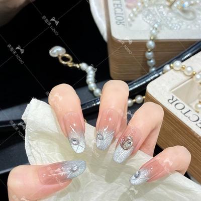 Nageldesign – Strasssteine & Deko für Nageldesign
