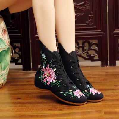 XIHAHA Retro Women Embroidered Cotton Lace-up Short Girls  Boots,Autumn Ladies Woman Chinese Embroidery Shoes Comfort Booties