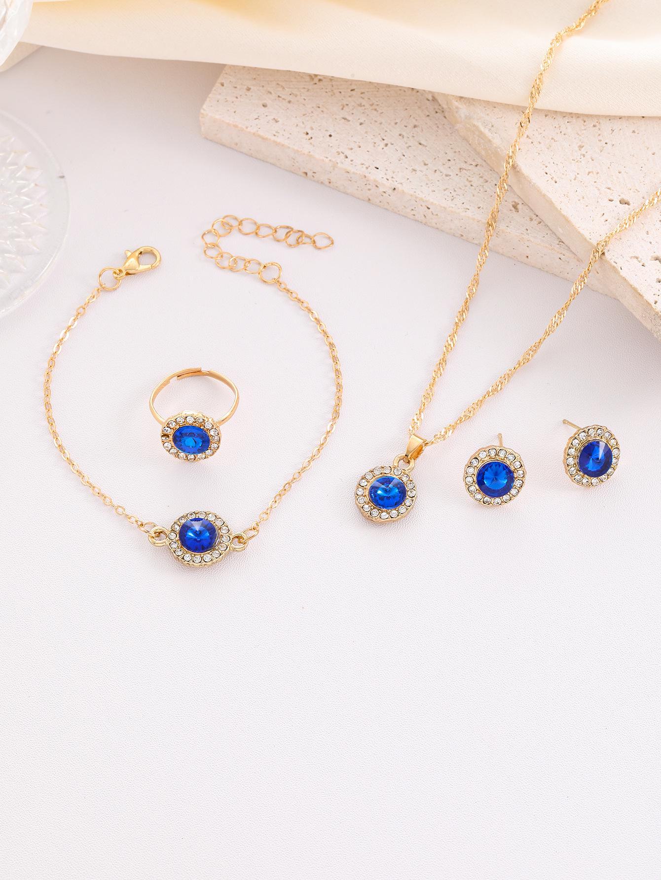 

Елегантний набір прикрас: Діамантові сережки, намисто, браслет, каблучка та годинник CK0628 4-piece set синій