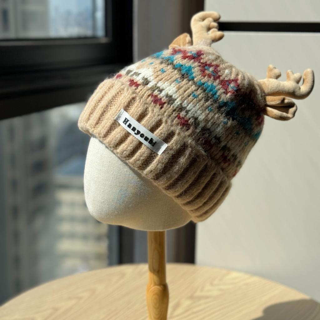 New Cute Christmas Red Antler Knitted Hat for Women in Autumn and Winter Thickened Fashionable Warm Plush Ear Protection Woolen Hat