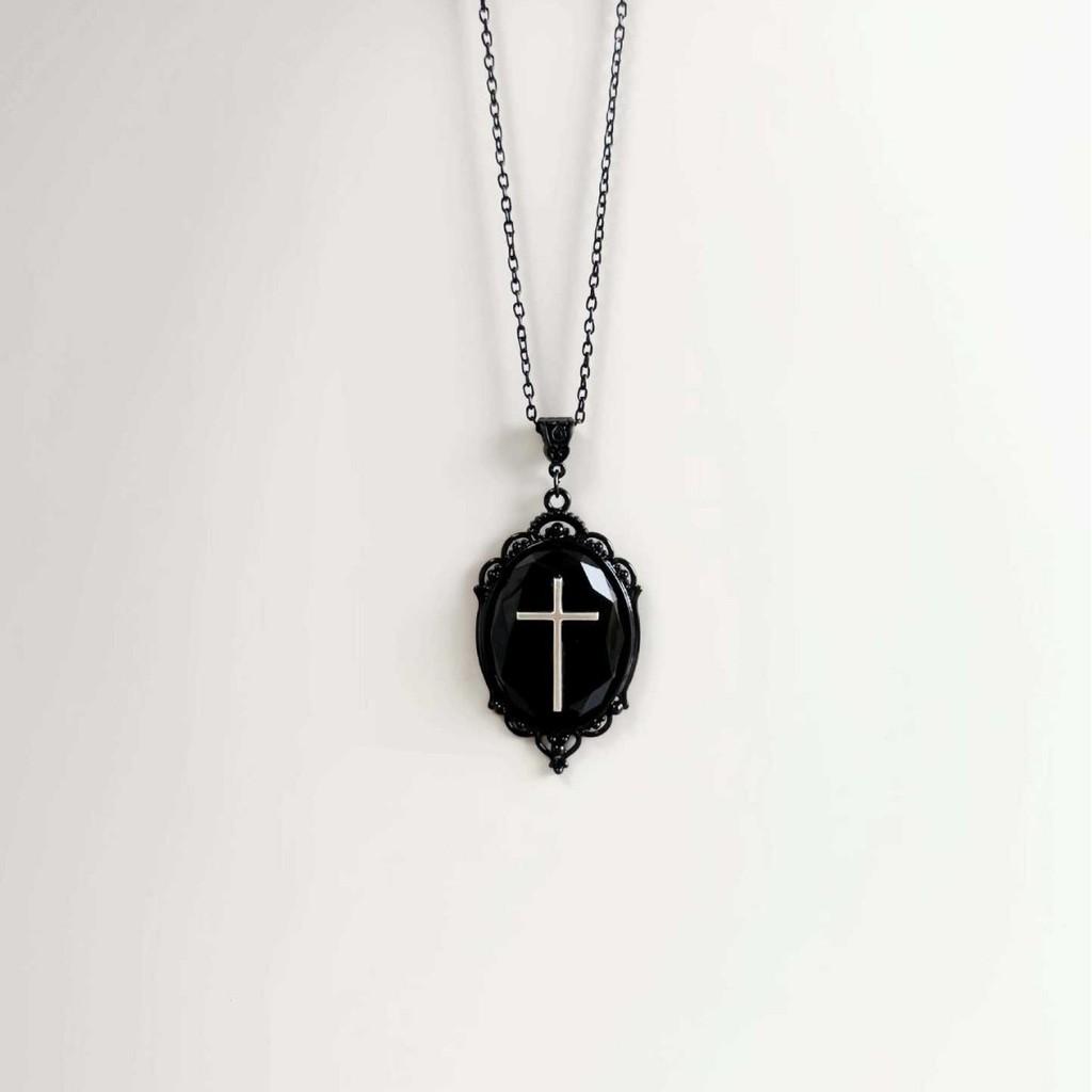 Gothic Style Alloy Necklace With Baroque Cross Pendant For Women Summer Fashion