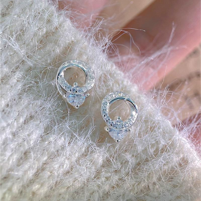 Exquisite Round Rings, Fresh Earrings, Niche Design, High-end and Elegant Ear Bones, Ear Decorations