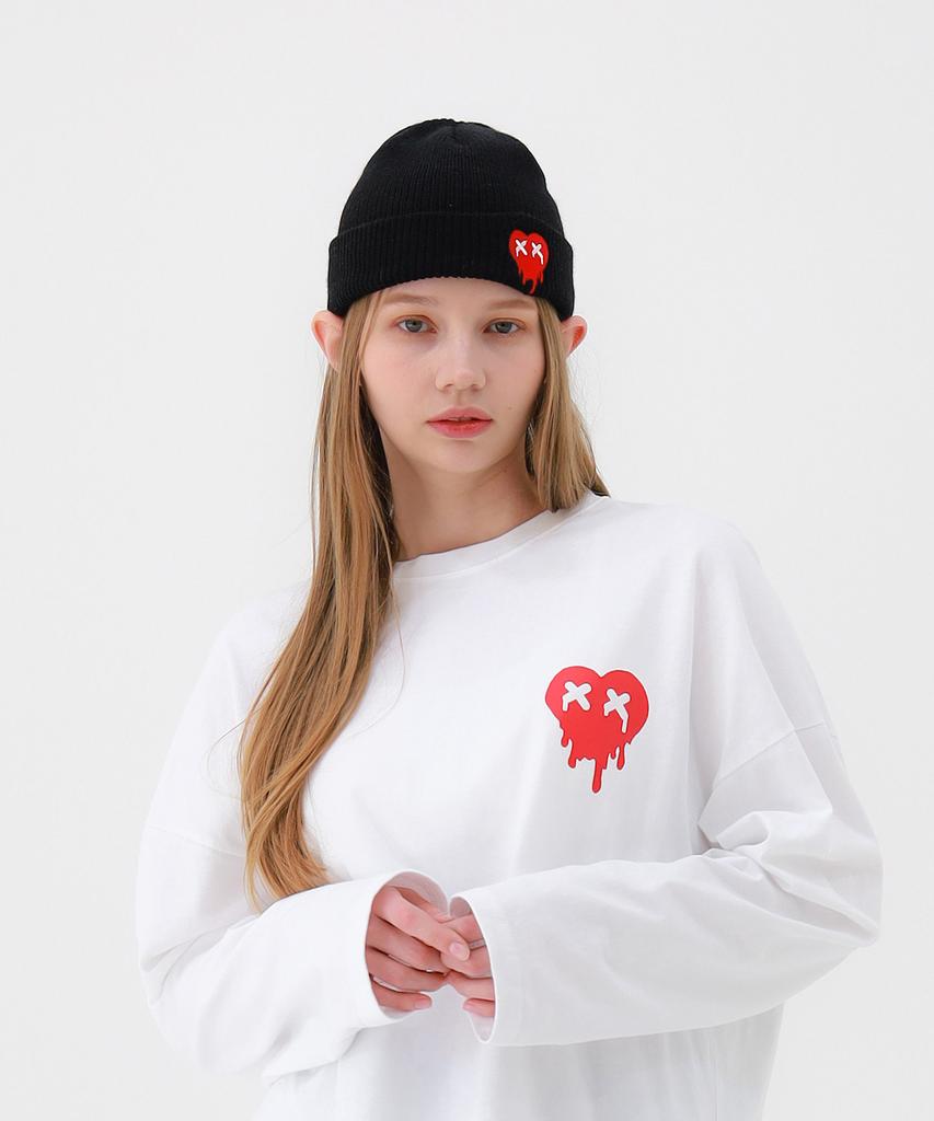 Seukaechideu My Crying Romance Logo Embroidered Short Beanie Black