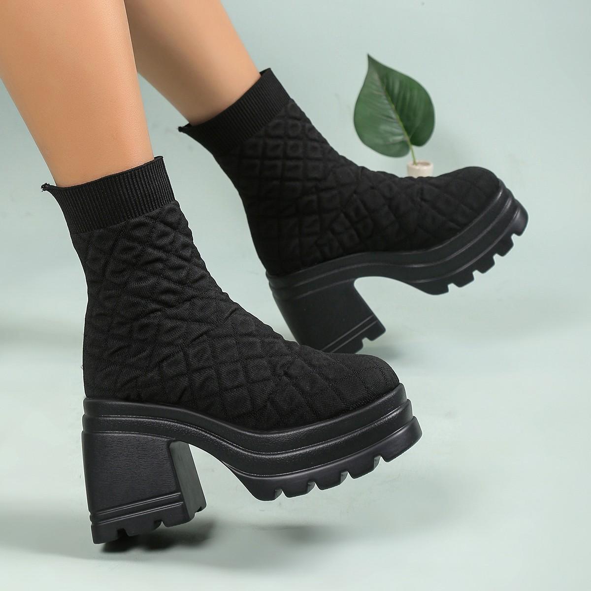 

Зимние женские ботильоны 2024 года на платформе с круглым носком, толстые панковские высокие каблуки, женские ковбойские сапоги, готические туфли с пряжкой на ремне 36 чёрный