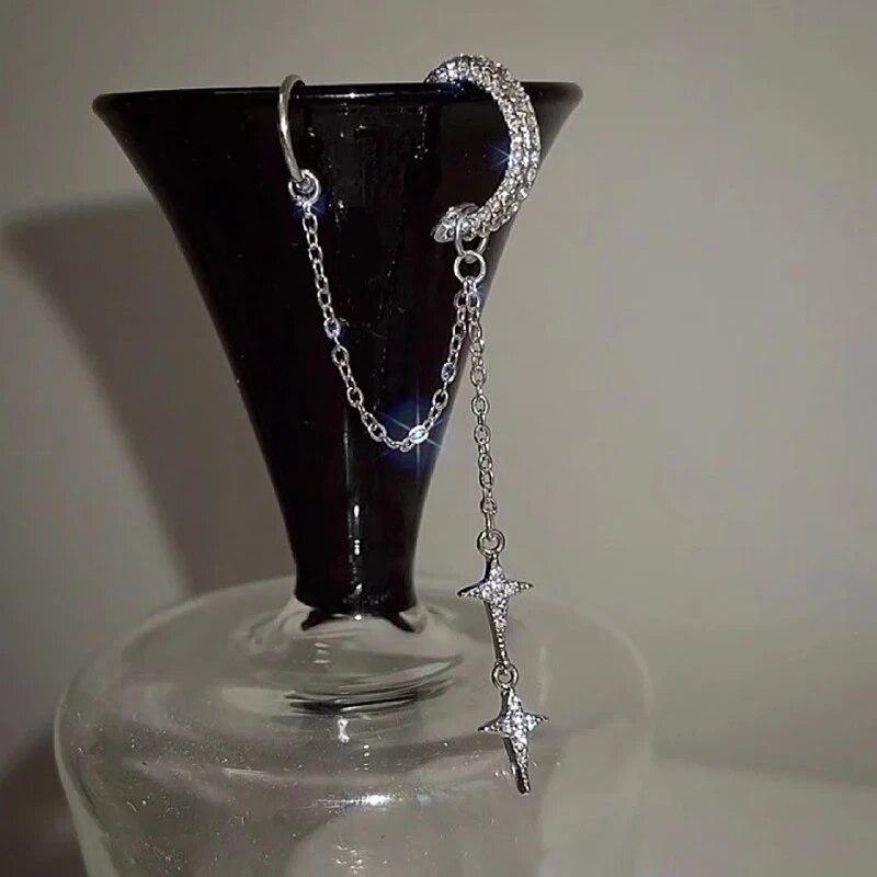 Sweet Retro Non-Piercing Cuff Ear Clip Earring For Women Shiny Silver Crystal Tassel Rhinestone Star Fake Cartilage Piercing Jewelry Cool Ear Clip