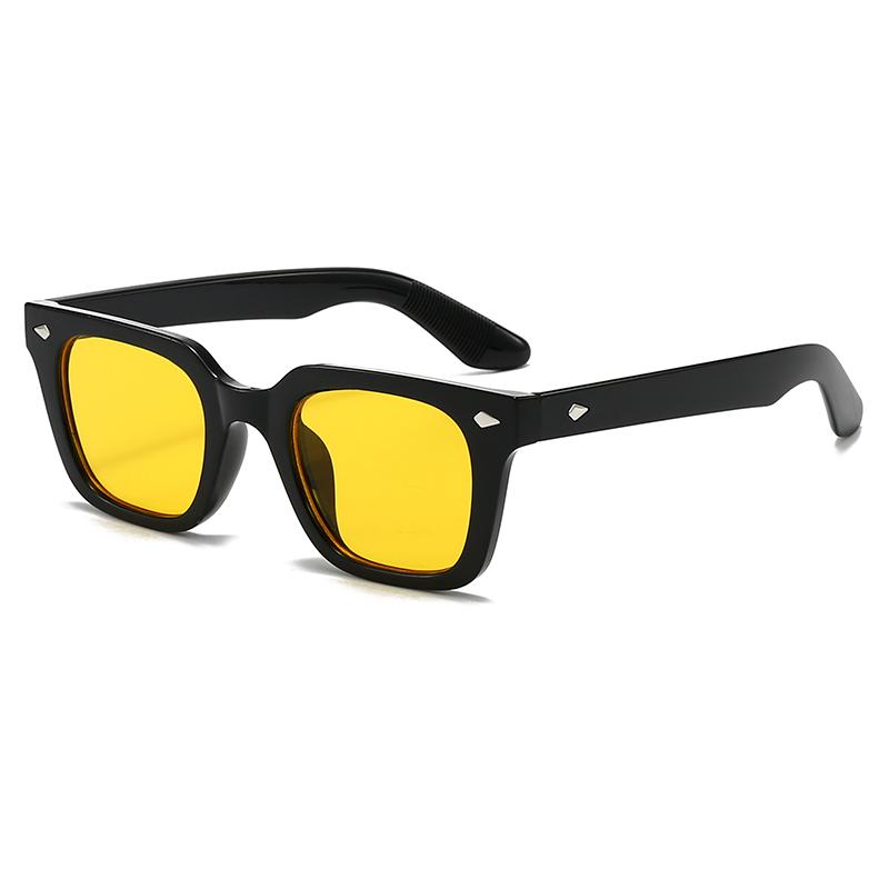 Vintage Square Sunglasses Women Men Trendy UV400 Protection Fashion Sun Glasses for Outdoor Travel Daily Wear