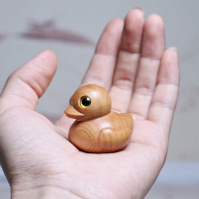 Милая резная статуэтка ручной работы Черепаха Лошадь Утенок Кошка удачи Домашнее украшение, Маленькая деревянная фигурка животного, В качестве праздничного подарка