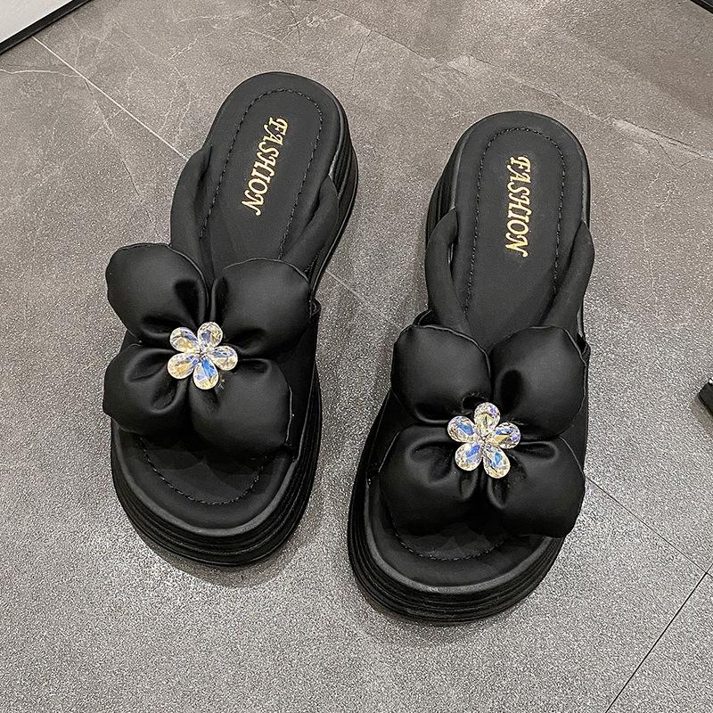 Thick-bottomed Soft-bottomed Cool Slippers Female Outer Wear Fairy Wind 2025 New Summer Internet Celebrity Fashion Versatile Muffin Slippers