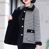 Mom's Stylish Fleece-Lined Thickened Jacket 2025: Autumn/Winter Slimming Cotton Coat for Middle-Aged Women