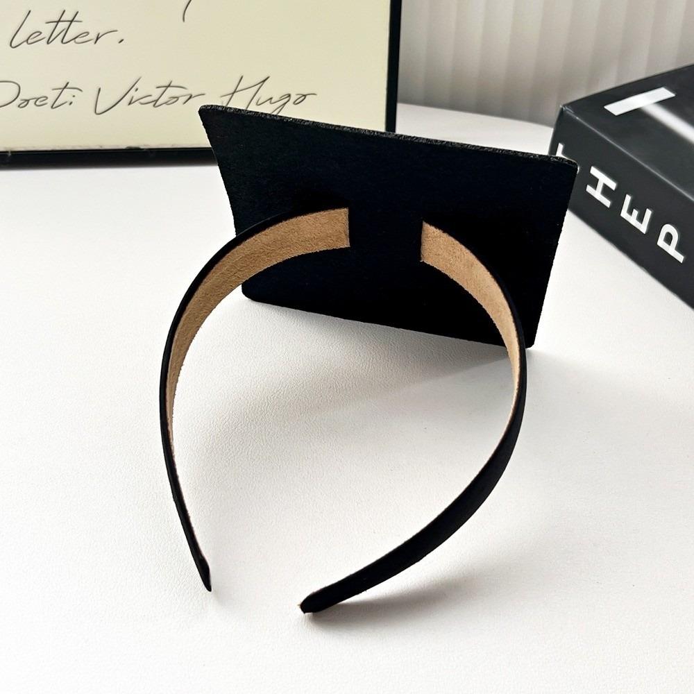 

2026 Plastic Graduation Cap Headband Anti Slip Comfortable Graduation Hat Holder Firm Anti-Fall Hairband Hat Accessories