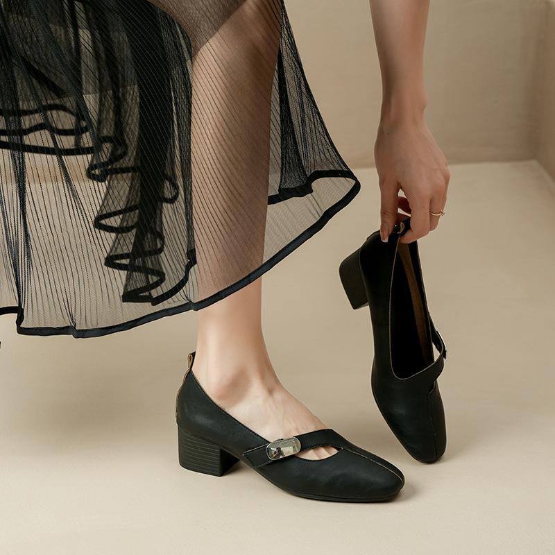 2025 spring new retro fashion shallow mouth temperament trendy fit square heel fashion single shoes square head Mary Jane shoes women