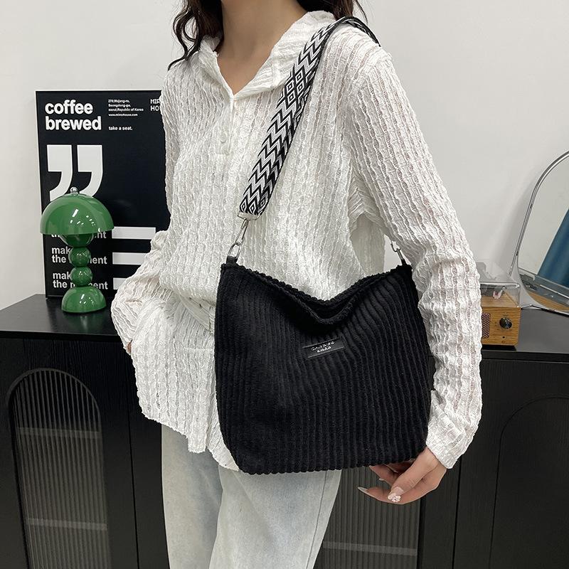Casual Corduroy Crossbody Bag Large Capacity Commuter Women'S Tote Bag Simple  Single Shoulder Bag