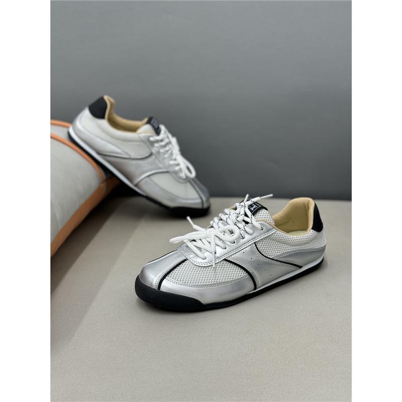 New comfortable shoes sneakers breathable and comfortable dnh