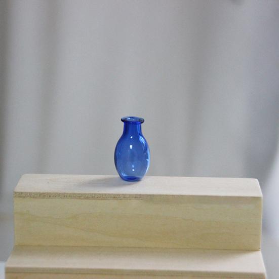 Miniature Vase, Tiny Blue Glass Vase, Small Flower Holder, Cute Mini Vase for Miniature Houses DIY Refrigerator Magnets (Magnets Not Included)