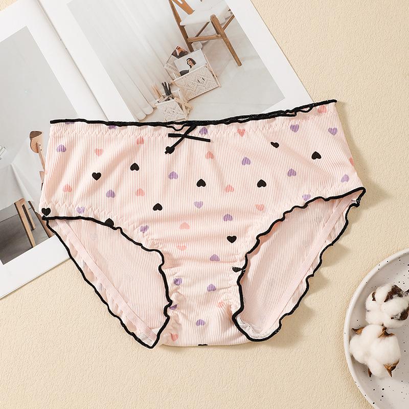 Big Size Ladies Spring and Summer Thin Fashion Sweet Lovely Love Print No Trace Breathable Briefs